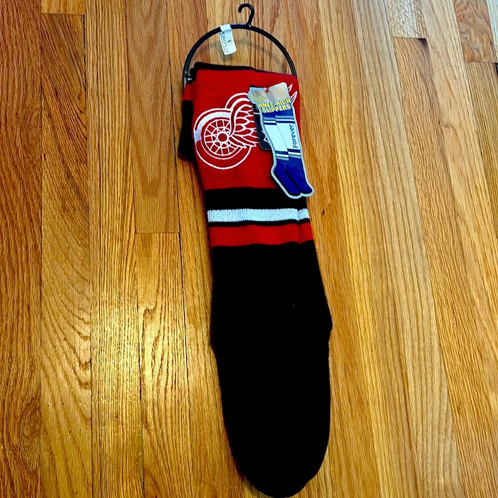 NWT RED WINGS knee high slippers